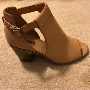 Soda cutout bootie